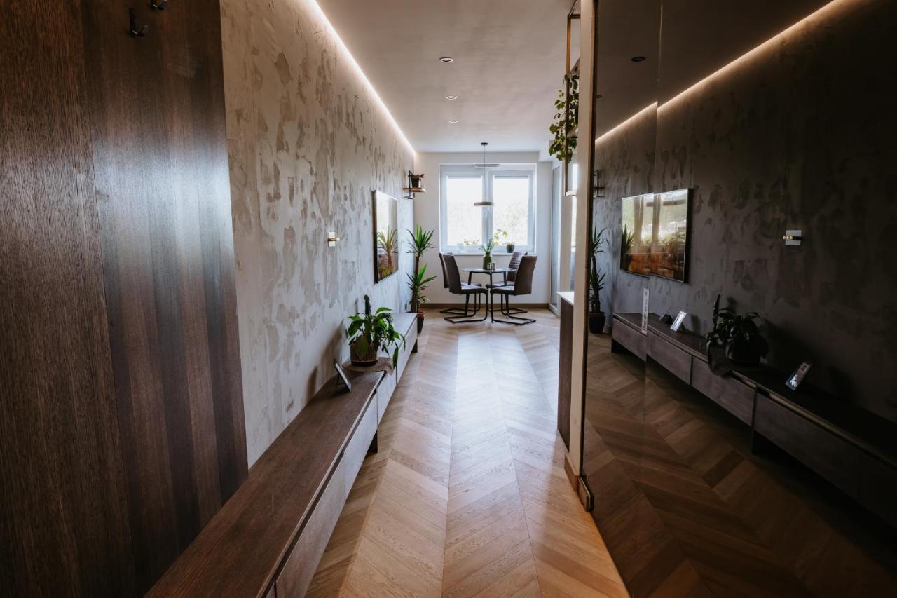 Minimalist Design Penthouse - Kosice Old Townアパートメント エクステリア 写真