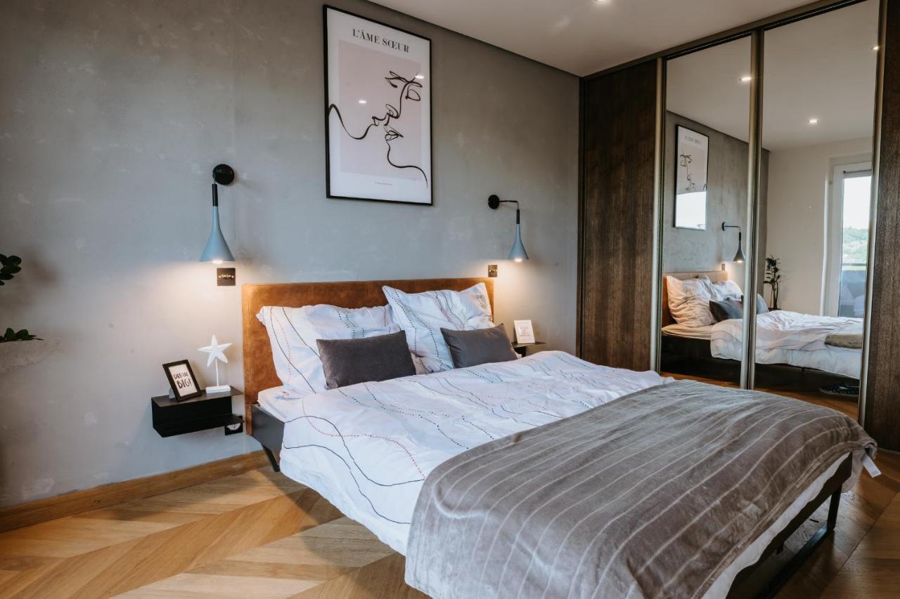 Minimalist Design Penthouse - Kosice Old Townアパートメント エクステリア 写真
